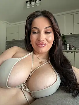 Snapshot of melissablack chatting on May 6, 7:35 am melissablack online show from May 6, 7:35 am