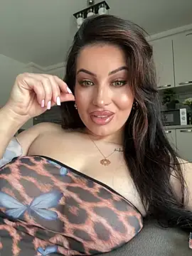 Snapshot of melissablack chatting on May 20, 7:47 am melissablack online show from May 20, 7:47 am