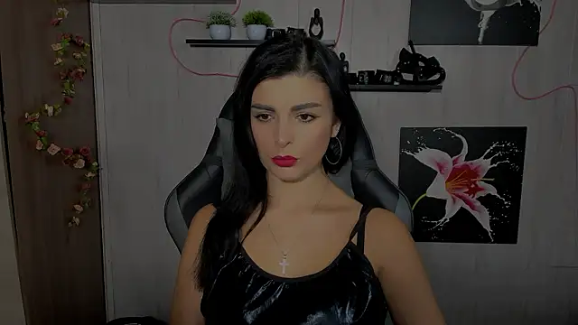 KayWuds online show from December 6, 1:00 pm