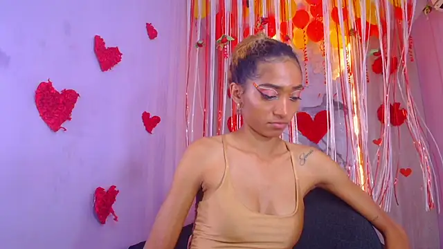 Snapshot of Charlotte_Love10 chatting on February 12, 6:40 pm Charlotte Love10 online show from February 12, 6:40 pm