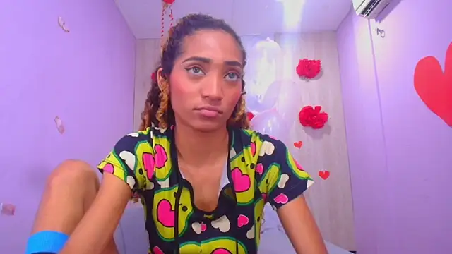 Snapshot of Charlotte_Love10 chatting on February 20, 1:40 pm Charlotte Love10 online show from February 20, 1:40 pm
