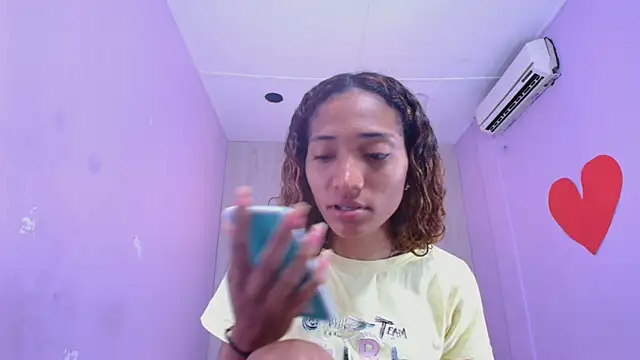Snapshot of Charlotte_Love10 chatting on March 18, 11:41 am Charlotte Love10 online show from March 18, 11:41 am