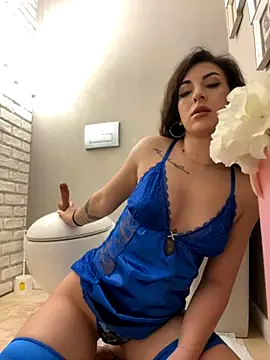 Snapshot of SashaBelle_ chatting on November 6, 8:26 am SashaBelle online show from November 6, 8:26 am