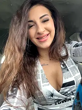 Snapshot of SashaBelle_ chatting on November 7, 8:14 am SashaBelle online show from November 7, 8:14 am