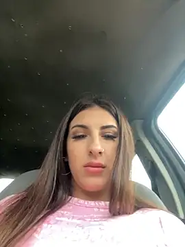 Snapshot of SashaBelle_ chatting on November 11, 6:13 am SashaBelle online show from November 11, 6:13 am