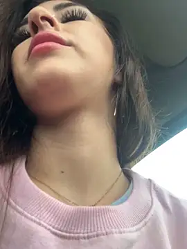 Snapshot of SashaBelle_ chatting on November 19, 7:08 am SashaBelle online show from November 19, 7:08 am