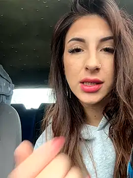 Snapshot of SashaBelle_ chatting on November 20, 8:36 am SashaBelle online show from November 20, 8:36 am