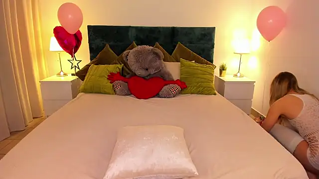 Snapshot of Aria69Stars chatting on March 22, 8:40 am Aria69Stars online show from March 22, 8:40 am