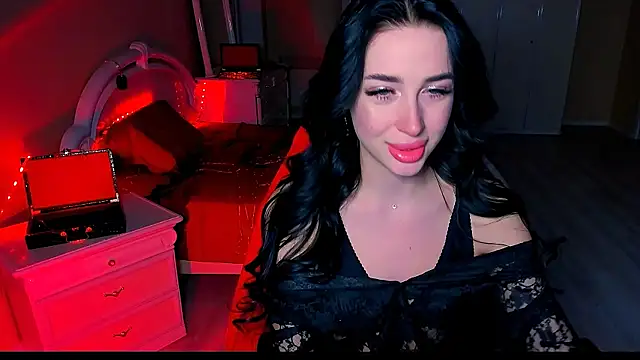 lovely desire online show from December 11, 11:30 am