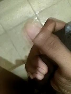 Snapshot of naughtiestdaddy chatting on January 15, 6:33 pm naughtiestdaddy online show from January 15, 6:33 pm