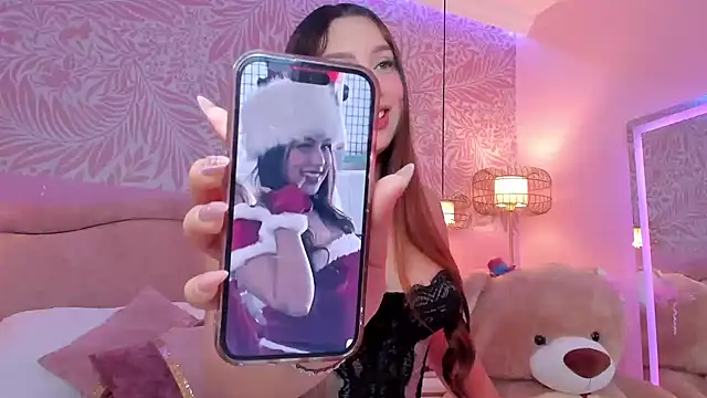 Snapshot of EmilyCollinss1 chatting on November 23, 10:26 am EmilyCollinss1 online show from November 23, 10:26 am