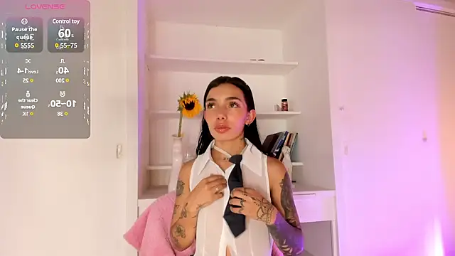 Mollymoon1 online show from January 9, 10:09 pm