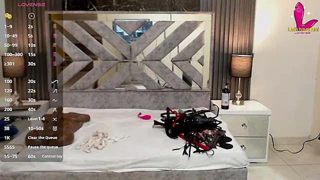 ValentinaThomas online show from February 5, 8:25 pm