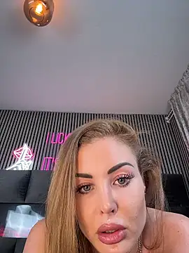 MilaMaaay online show from October 9, 5:33 pm