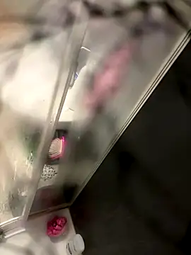 Snapshot of lescro95_ chatting on October 4, 5:55 pm lescro95  online show from October 4, 5:55 pm