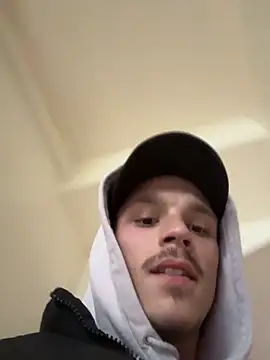 Snapshot of lescro95_ chatting on October 24, 3:19 pm lescro95  online show from October 24, 3:19 pm