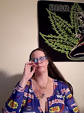 Snapshot of TheGoldenLotus chatting on March 5, 11:17 am TheGoldenLotus online show from March 5, 11:17 am