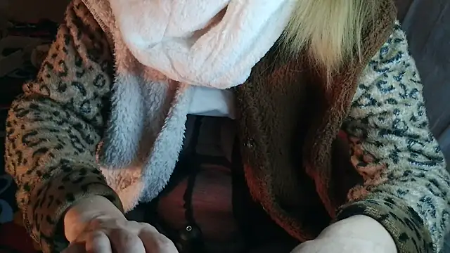 VeneRed online show from March 7, 7:16 am