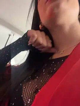 Snapshot of Alisha-Bond chatting on December 3, 11:57 pm Alisha-Bond online show from December 3, 11:57 pm