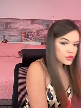 Snapshot of Alisha-Bond chatting on December 28, 12:36 am Alisha-Bond online show from December 28, 12:36 am