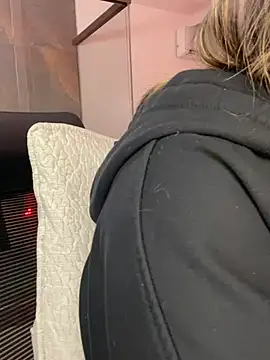 Snapshot of Alisha-Bond chatting on January 6, 12:59 am Alisha-Bond online show from January 6, 12:59 am