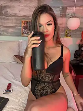 Snapshot of Alisha-Bond chatting on January 7, 2:20 am Alisha-Bond online show from January 7, 2:20 am