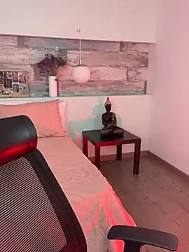 Snapshot of Alisha-Bond chatting on January 13, 12:09 am Alisha-Bond online show from January 13, 12:09 am