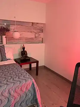 Snapshot of Alisha-Bond chatting on January 16, 12:02 am Alisha-Bond online show from January 16, 12:02 am