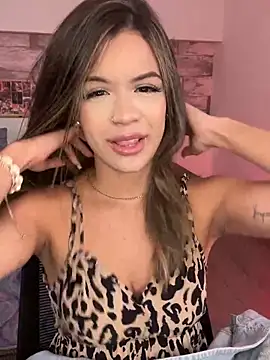 Snapshot of Alisha-Bond chatting on January 19, 1:10 am Alisha-Bond online show from January 19, 1:10 am