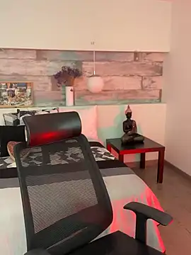 Snapshot of Alisha-Bond chatting on January 29, 11:35 pm Alisha-Bond online show from January 29, 11:35 pm