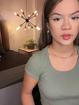 Snapshot of Alisha-Bond chatting on February 23, 11:25 pm Alisha-Bond online show from February 23, 11:25 pm