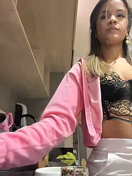 Snapshot of Alisha-Bond chatting on February 27, 11:48 pm Alisha-Bond online show from February 27, 11:48 pm