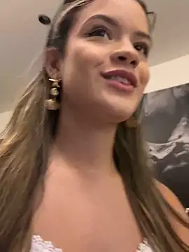 Snapshot of Alisha-Bond chatting on March 2, 11:20 pm Alisha-Bond online show from March 2, 11:20 pm