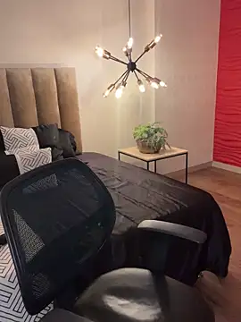 Snapshot of Alisha-Bond chatting on March 8, 11:07 pm Alisha-Bond online show from March 8, 11:07 pm