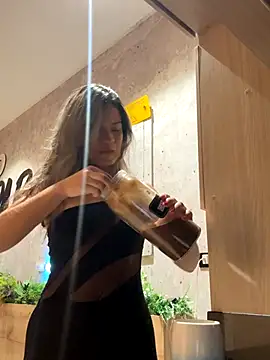 Snapshot of Alisha-Bond chatting on October 7, 6:05 pm Alisha-Bond online show from October 7, 6:05 pm