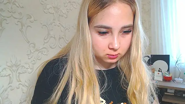 DolphinDreams online show from April 18, 9:13 am