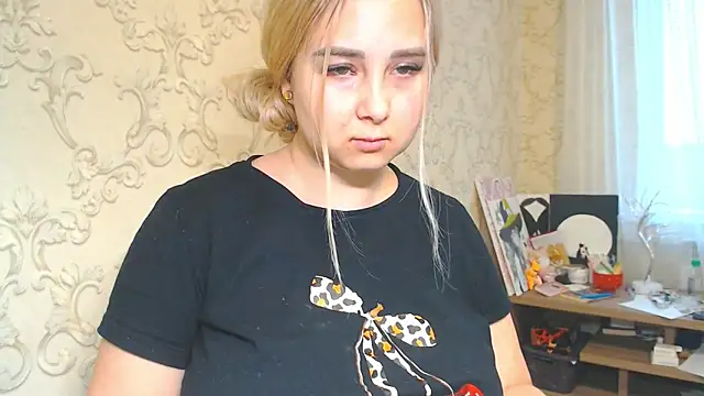 DolphinDreams online show from April 25, 1:41 pm