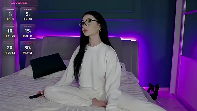 AllisonSky online show from April 20, 2:53 pm