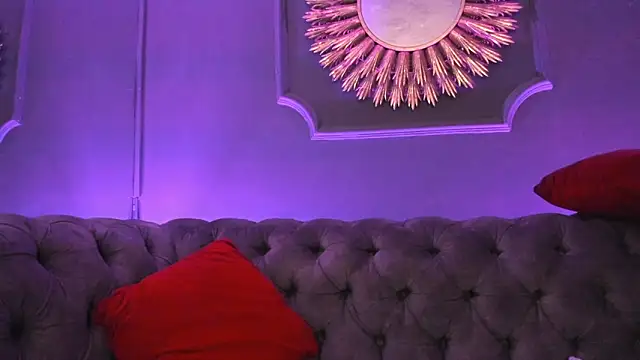 Lucy Williiams online show from December 11, 11:21 pm