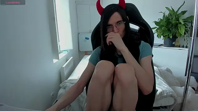 CeriseLapine online show from March 11, 7:48 am