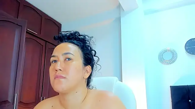 kathyajhonss online show from April 20, 9:49 pm