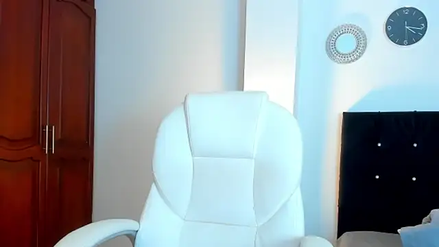 kathyajhonss online show from April 21, 9:17 pm