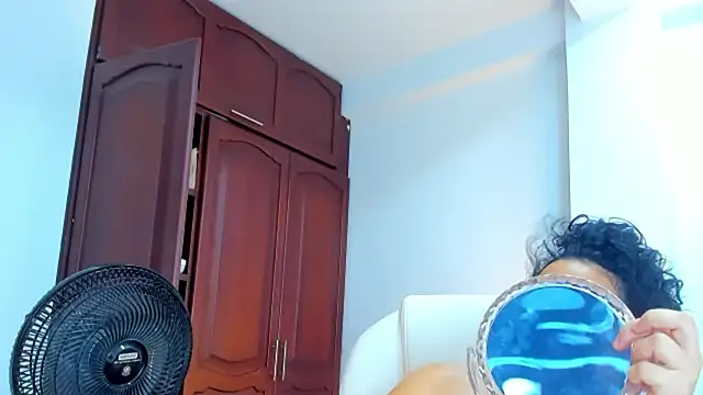 Snapshot of kathyajhonss chatting on April 25, 8:39 pm kathyajhonss online show from April 25, 8:39 pm