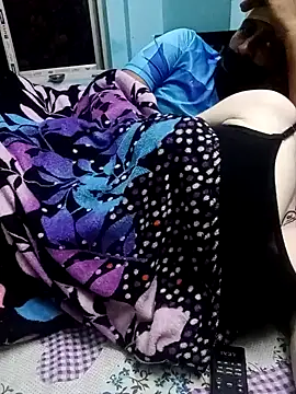 Snapshot of Raja_Ranii chatting on December 21, 9:47 pm Raja Ranii online show from December 21, 9:47 pm