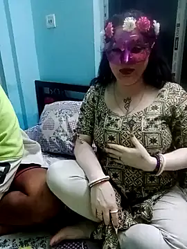 Snapshot of Raja_Ranii chatting on January 5, 3:23 pm Raja Ranii online show from January 5, 3:23 pm