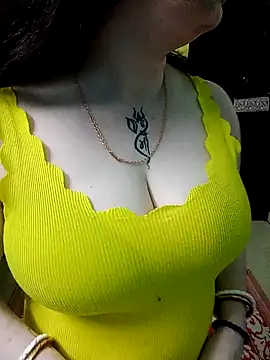 Snapshot of Raja_Ranii chatting on January 7, 12:31 pm Raja Ranii online show from January 7, 12:31 pm