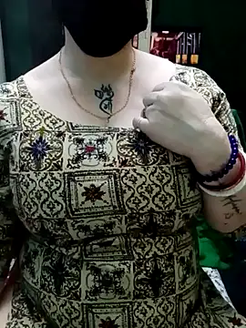 Snapshot of Raja_Ranii chatting on January 9, 2:40 pm Raja Ranii online show from January 9, 2:40 pm