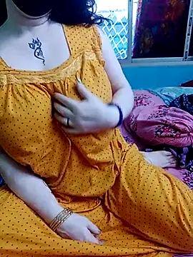 Snapshot of Raja_Ranii chatting on February 22, 2:28 am Raja Ranii online show from February 22, 2:28 am