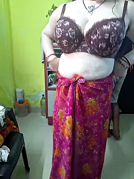 Snapshot of Raja_Ranii chatting on January 18, 2:15 am Raja Ranii online show from January 18, 2:15 am