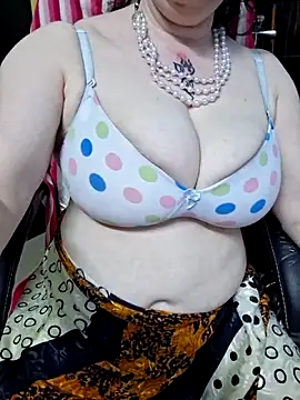 Snapshot of Raja_Ranii chatting on April 2, 5:16 am Raja Ranii online show from April 2, 5:16 am